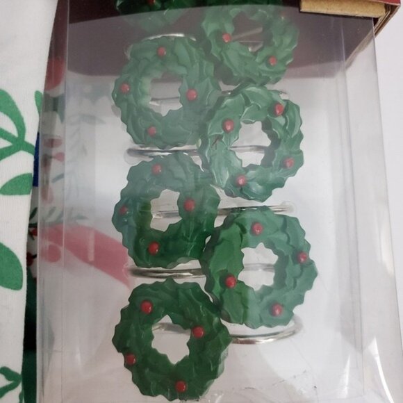 Merry Wreath Shower Curtain & Hook Set - Picture 4 of 7